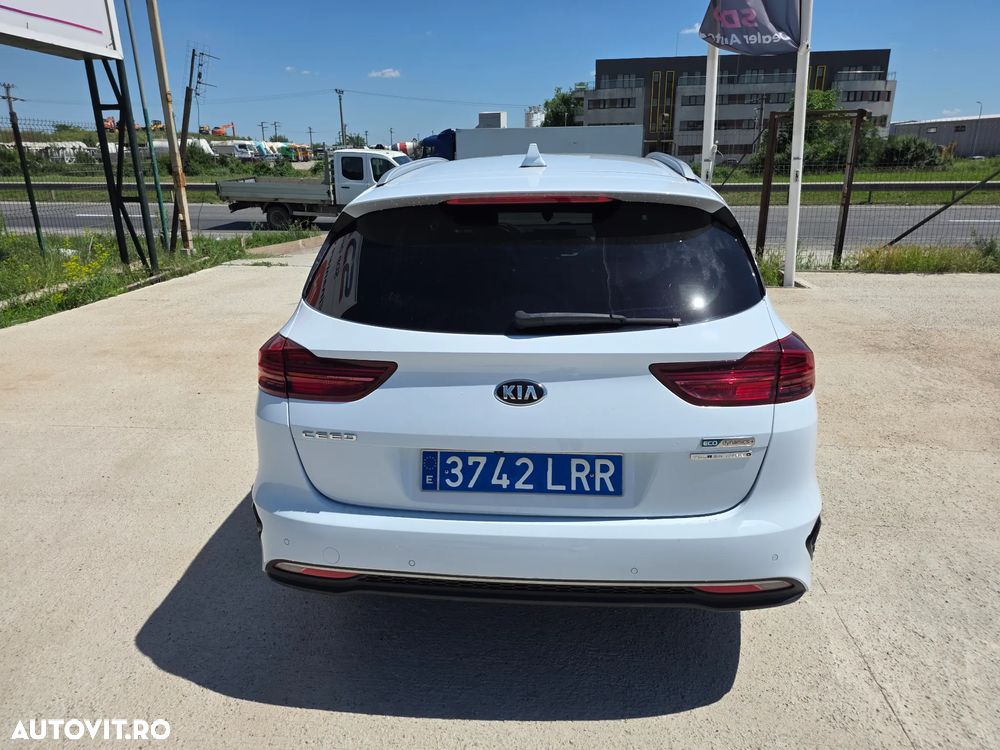 Kia Ceed 1.6 DSL MHEV 7DCT HP GT Line - 6