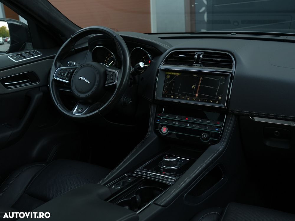 Jaguar F-Pace 20d AWD Aut. R-Sport - 26