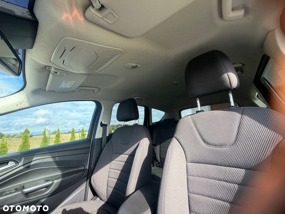 Ford Kuga - 37