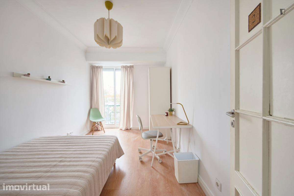 Quarto - localizado em Roma-Areeiro Lisbon - Grande imagem: 2/25