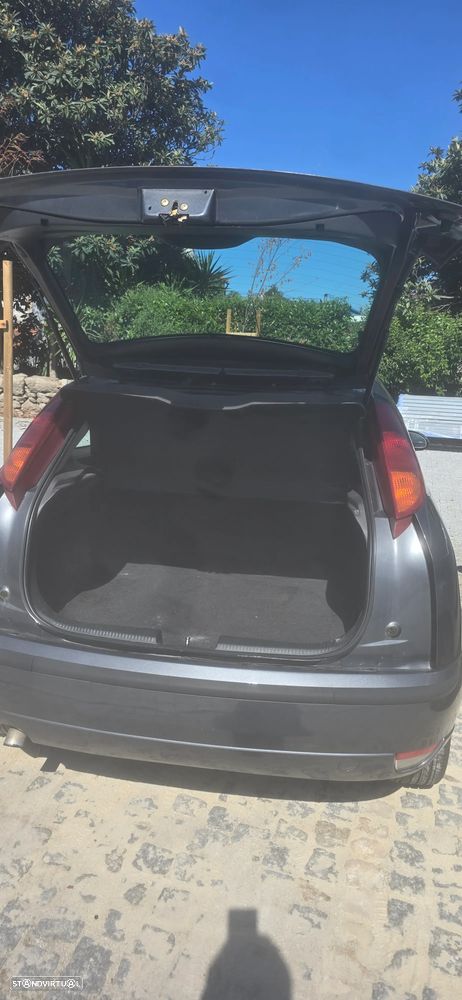 Ford Focus 1.8 TDCi Trend - 9