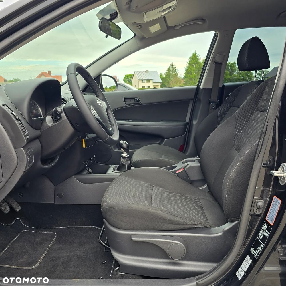 Hyundai i30 i30cw 1.6 CRDi blue Classic - 23