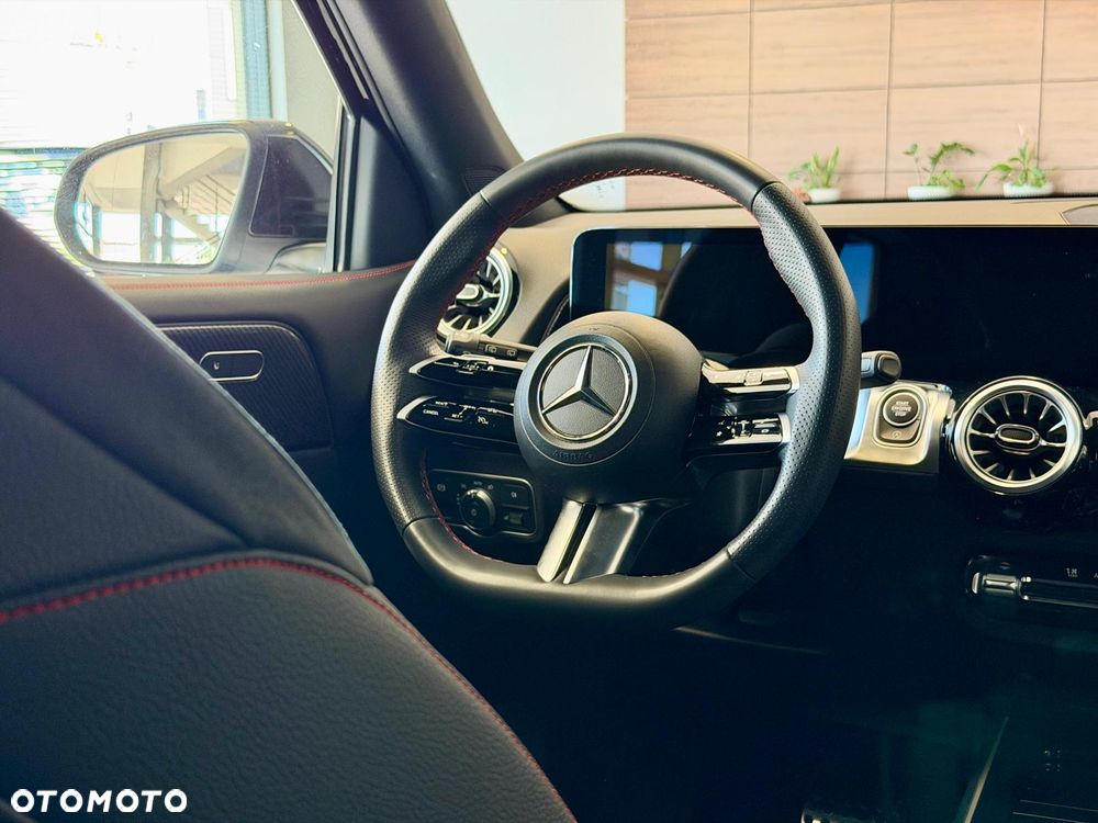 Mercedes-Benz GLB 200 mHEV AMG Line 7G-DCT - 15