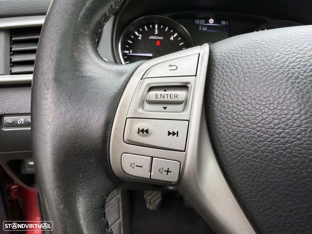 Nissan Qashqai 1.5 dCi N-Connecta 18 - 29