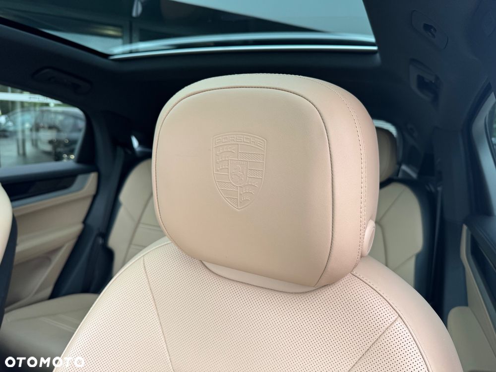 Porsche Cayenne Standard - 30