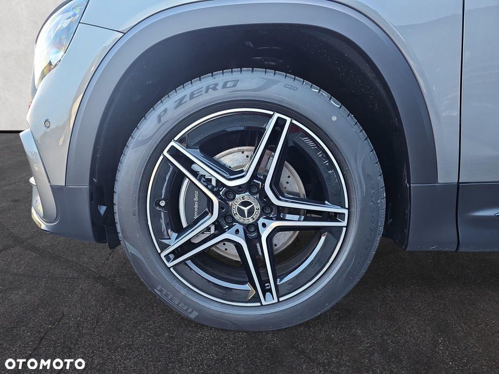 Mercedes-Benz GLB - 9