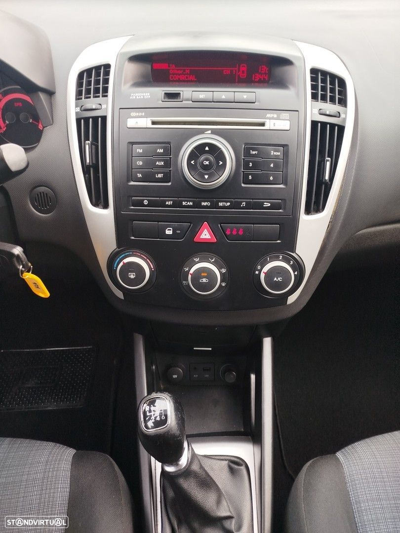 Kia Ceed SW 1.6 CRDi LX ISG - 8