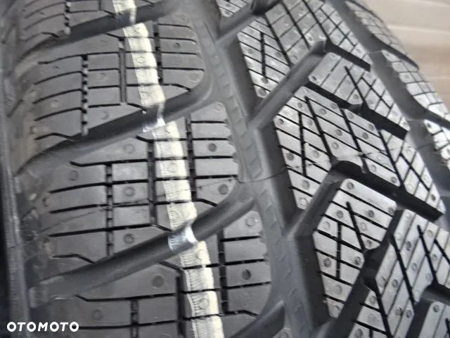 215/65/R17  99 H Pirelli Scorpion Winter - 6