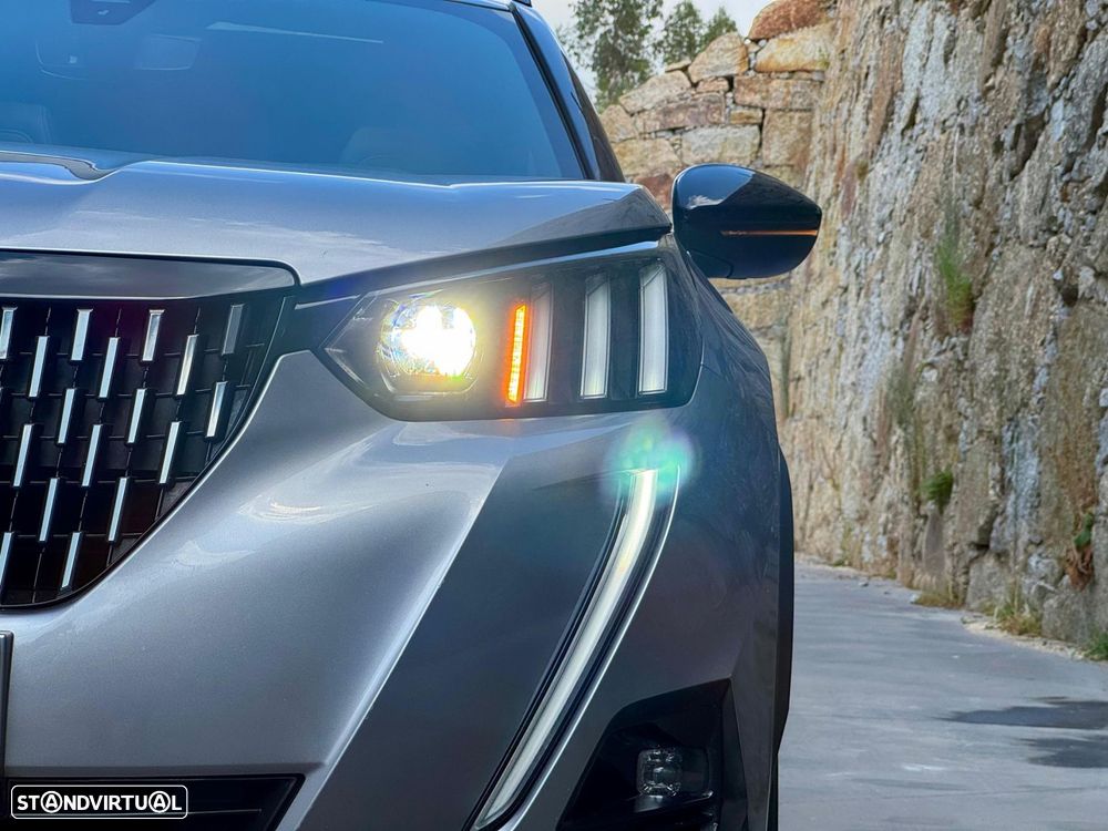 Peugeot 2008 1.2 PureTech GT Line - 32