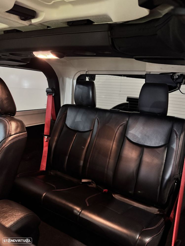 Jeep Wrangler - 16