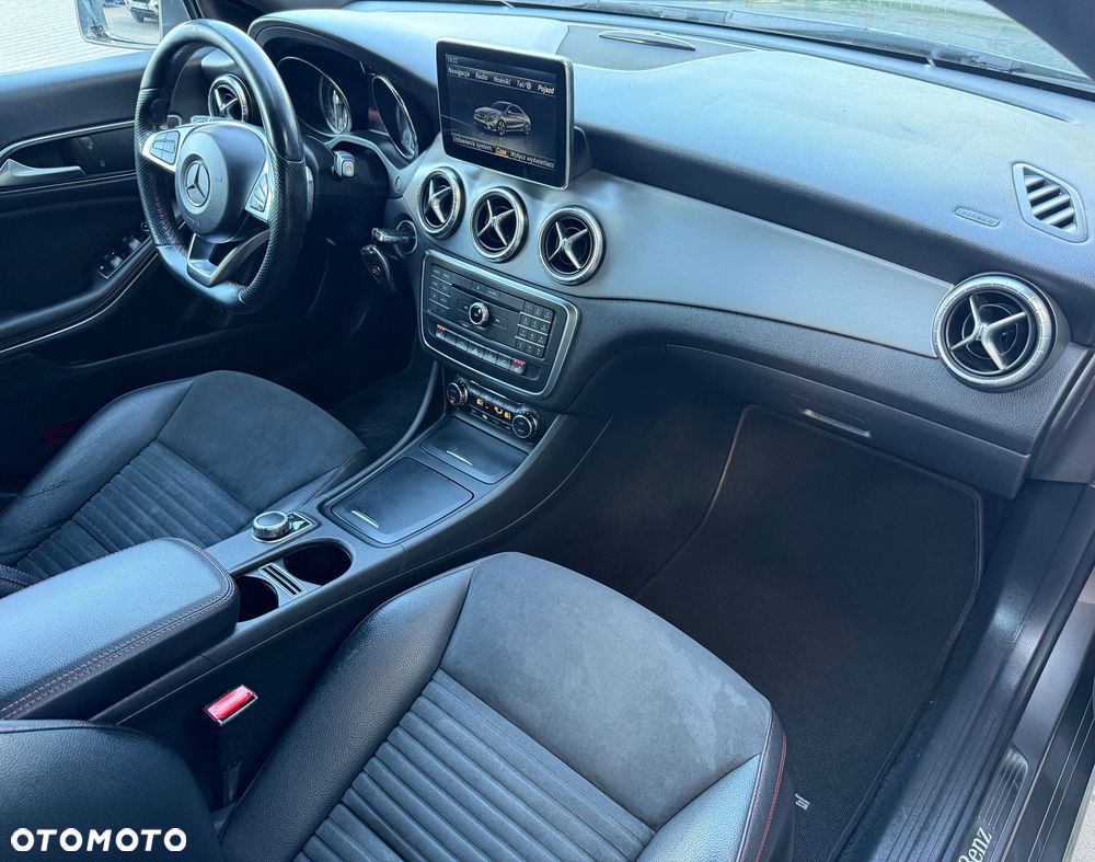 Mercedes-Benz CLA 180 7G-DCT AMG Line - 8