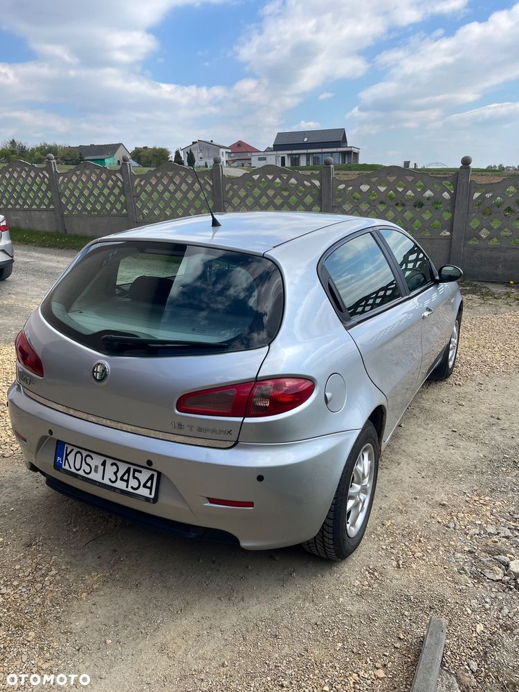 Alfa Romeo 147 1.6 Twin Spark Distinctive - 3