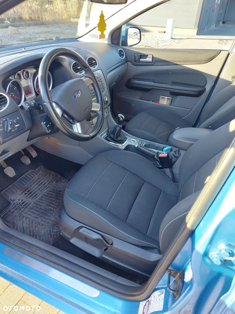 Ford Focus 1.6 16V Titanium - 18