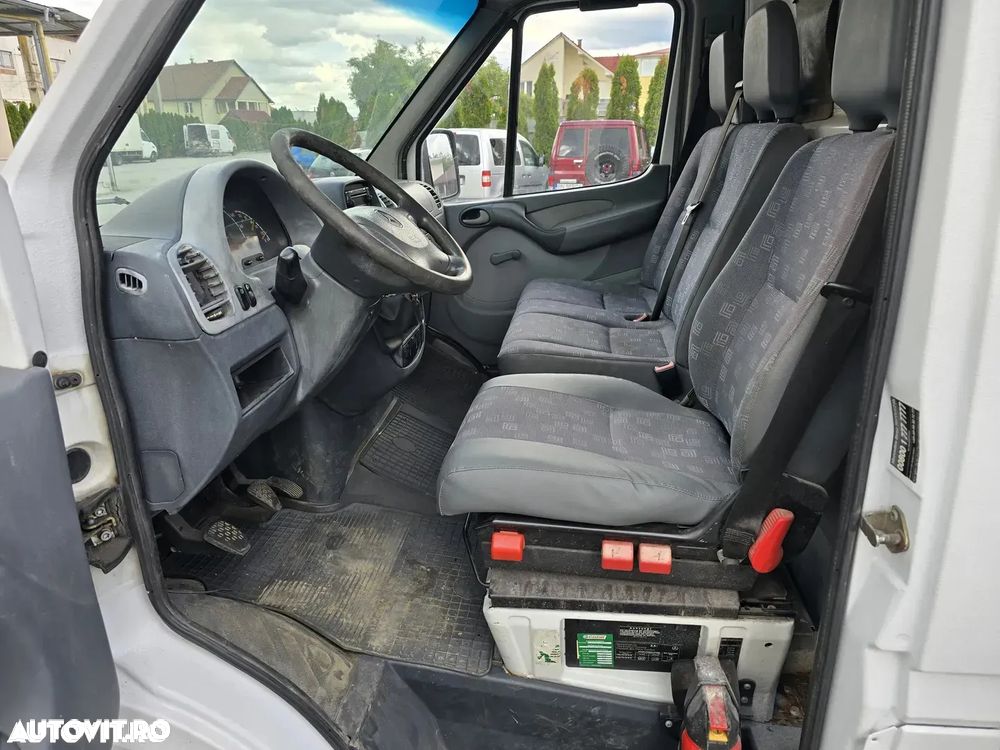 Mercedes-Benz Sprinter - 11