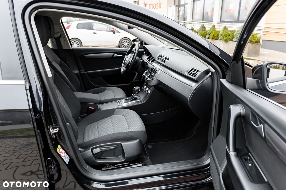 Volkswagen Passat - 28