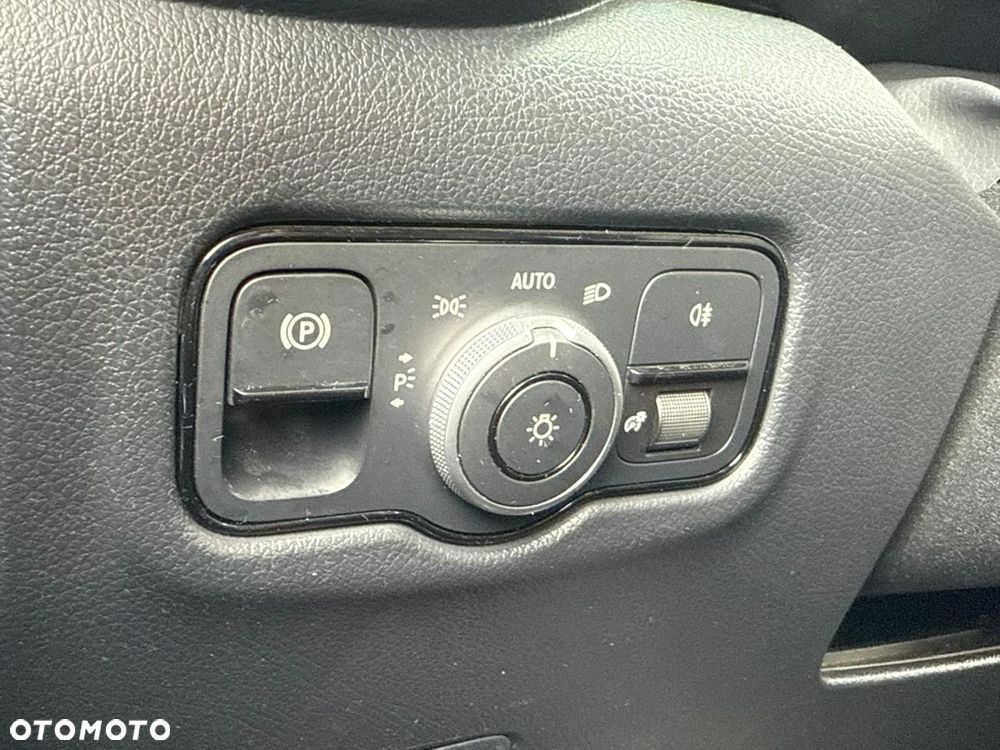 Mercedes-Benz Vito - 34