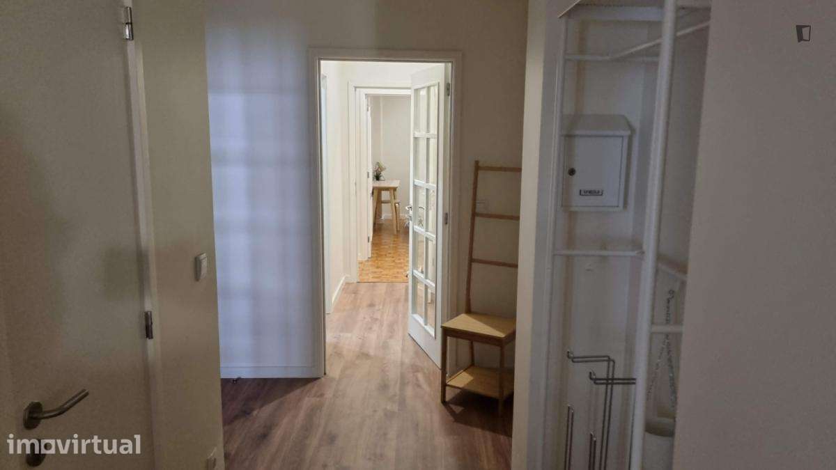 Quarto - localizado em Senhora da Hora Porto - Grande imagem: 2/10