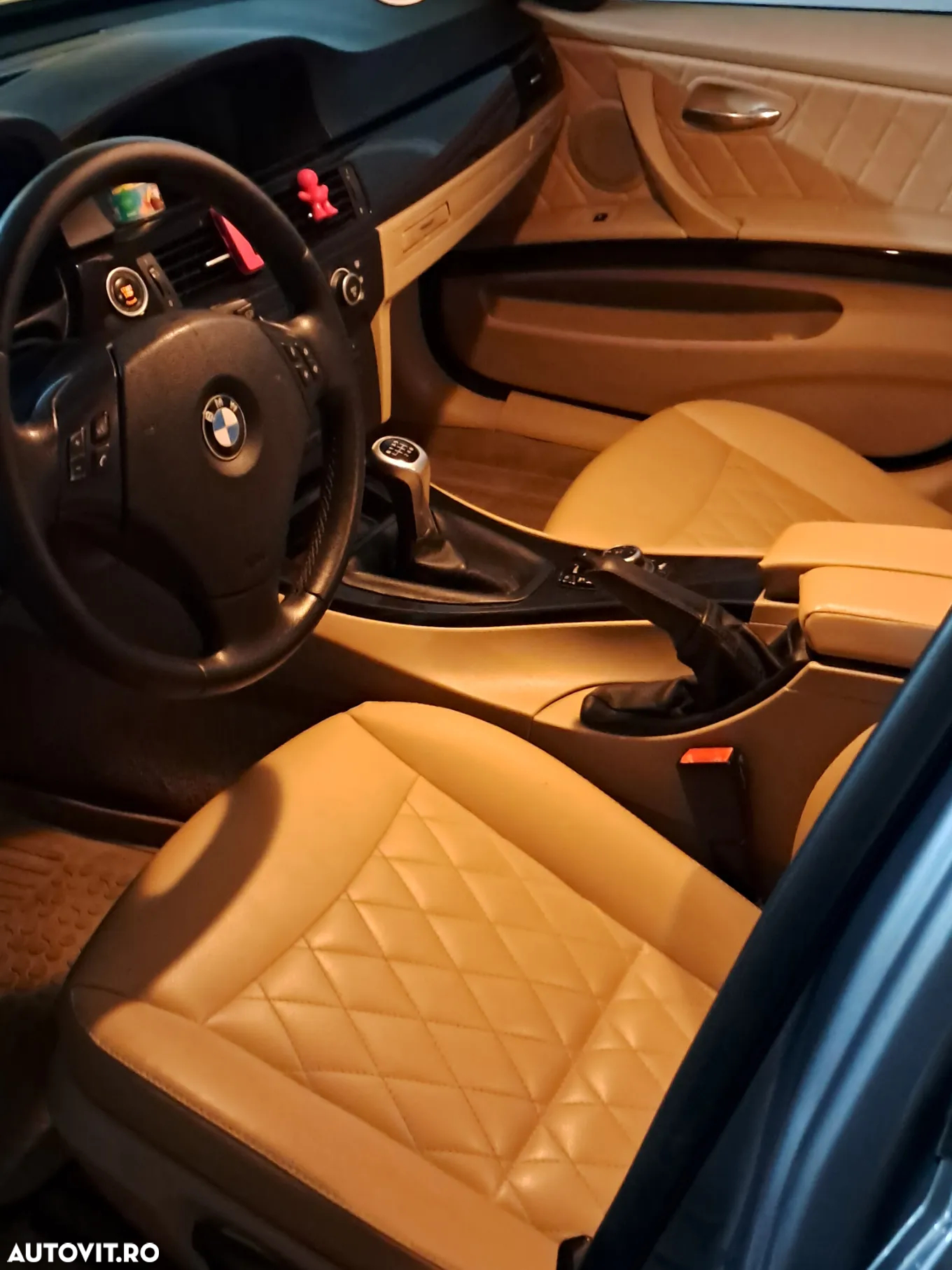 BMW Seria 3 318d - 26