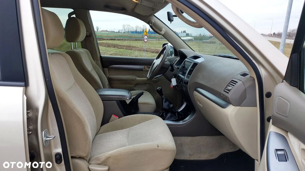 Toyota Land Cruiser - 14