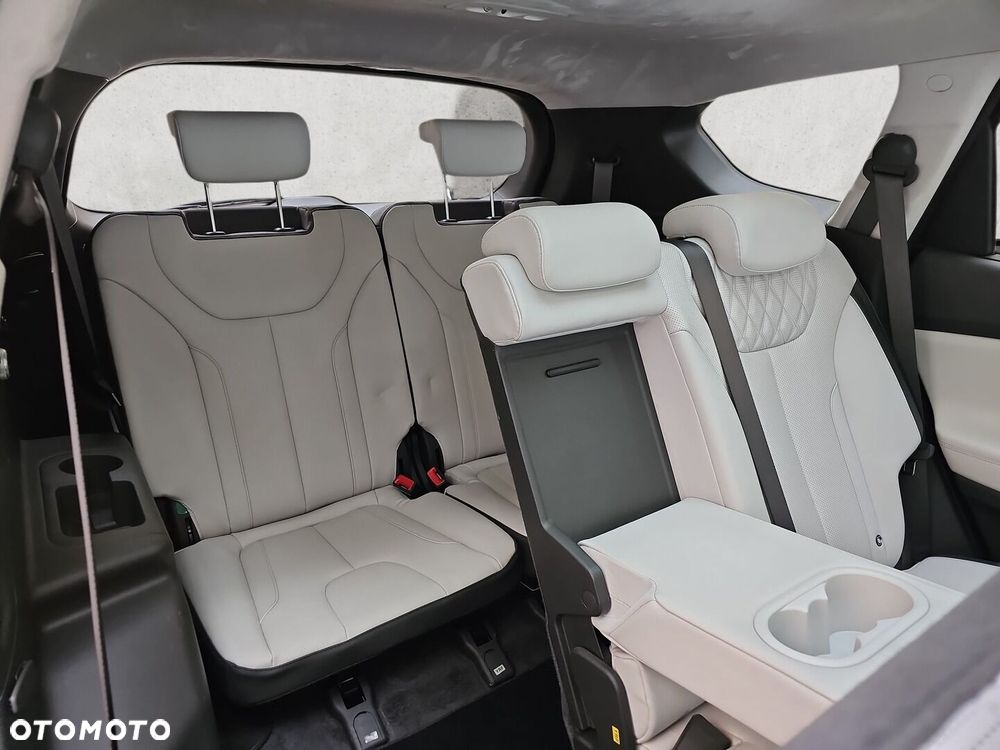 Hyundai Santa Fe 1.6 HEV 4WD SEVEN Signature - 31