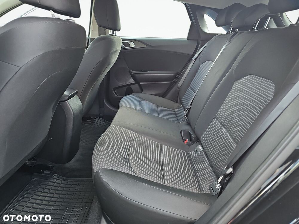 Kia Ceed - 23