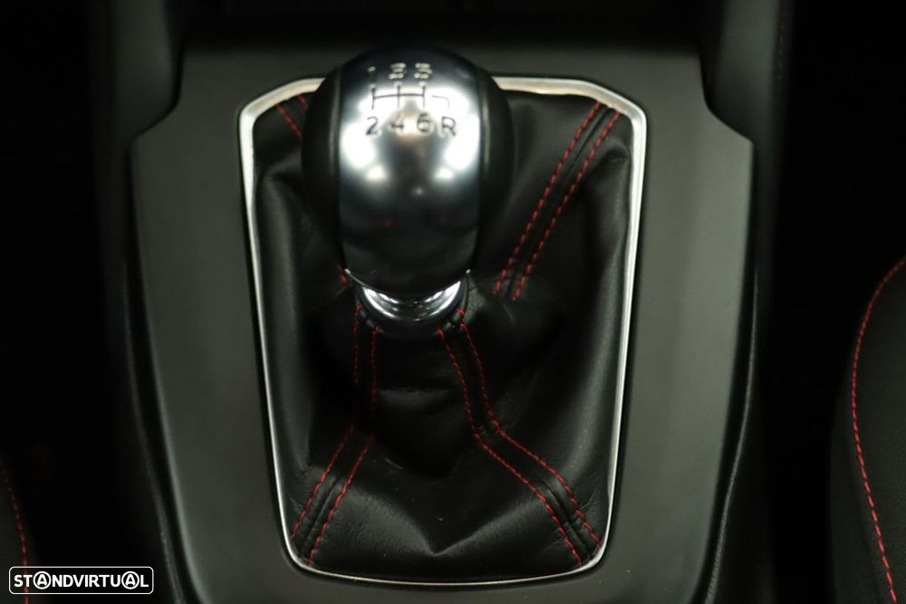 Ford Focus 1.0 EcoBoost MHEV ST-Line X - 13