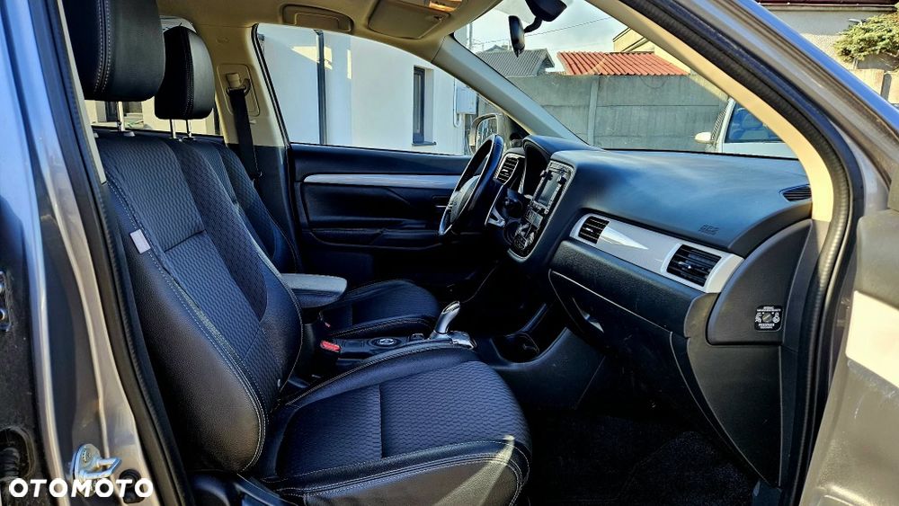 Mitsubishi Outlander - 7