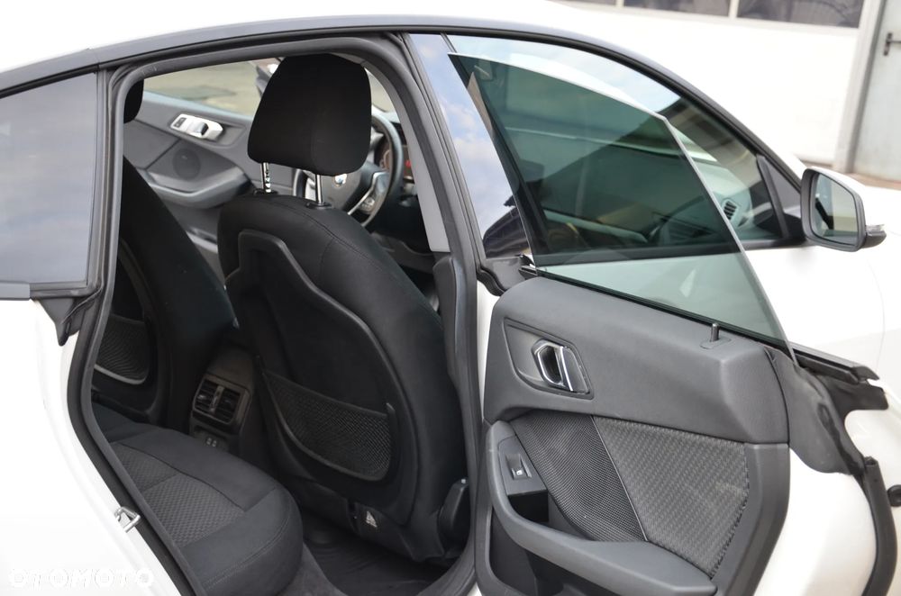 BMW Seria 2 218i Sport Line - 9