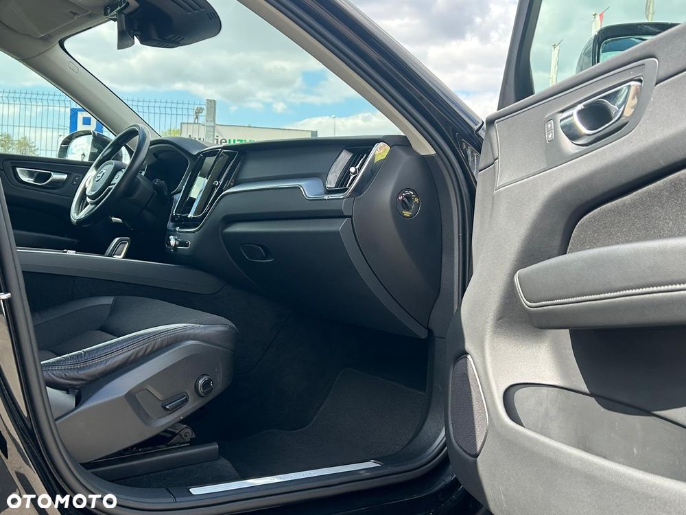 Volvo XC 60 B4 D Momentum Pro - 20