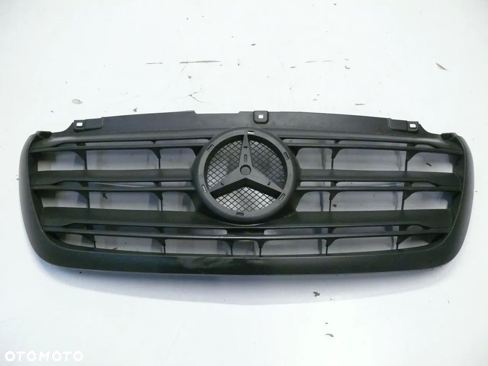 ATRAPA GRILL MERCEDES SPRINTER W907 W910 2018 - 1