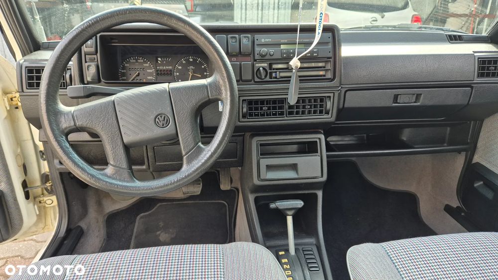 Volkswagen Golf - 11