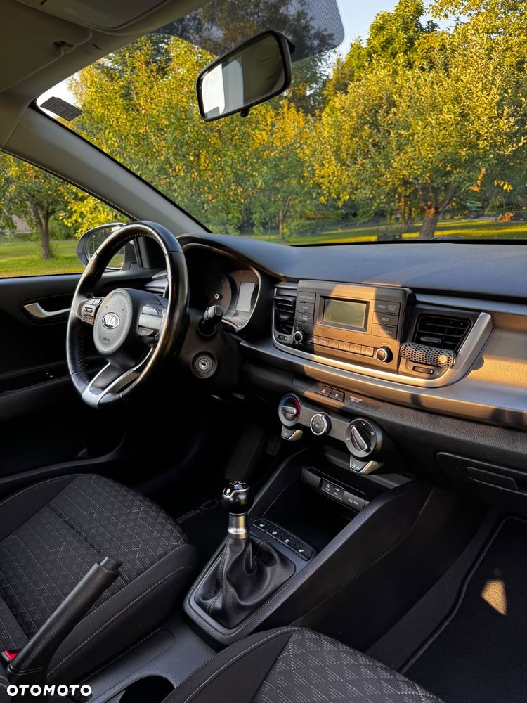 Kia Rio - 7
