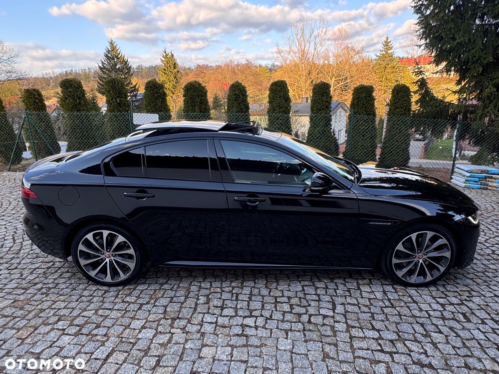 Jaguar XE 2.0 D180 AWD R-Dynamic HSE - 12