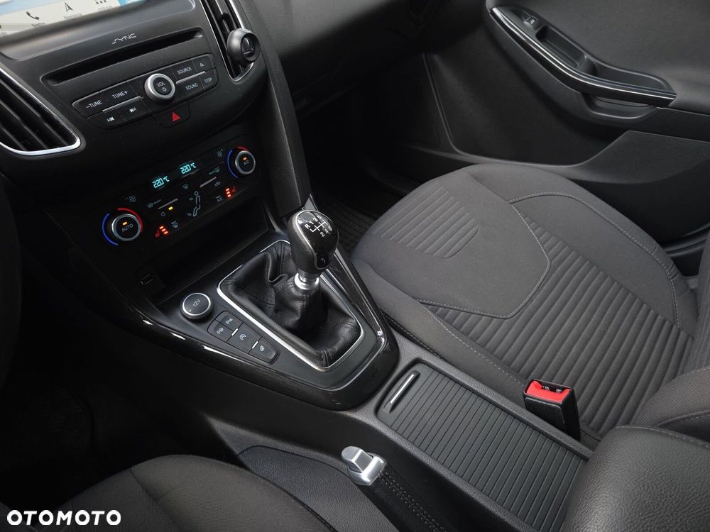 Ford Focus 1.5 EcoBoost Active - 13