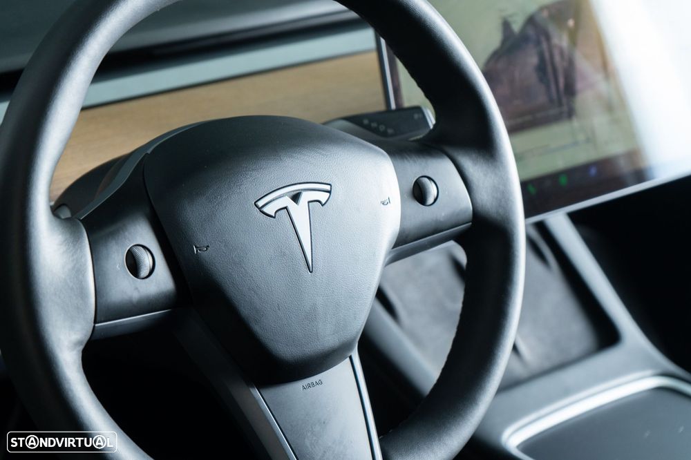 Tesla Model Y Long Range Tração Integral - 18