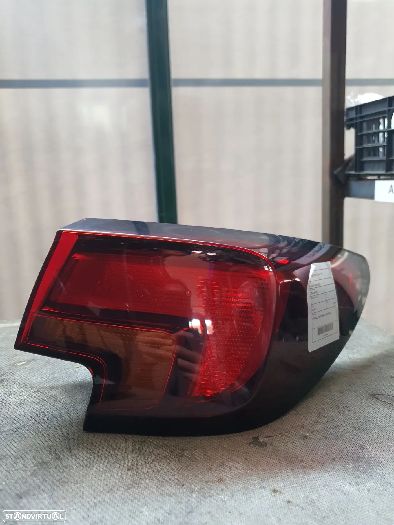 FAROLIM DIREITO PAINEL OPEL ASTRA K / 39015944 - 1