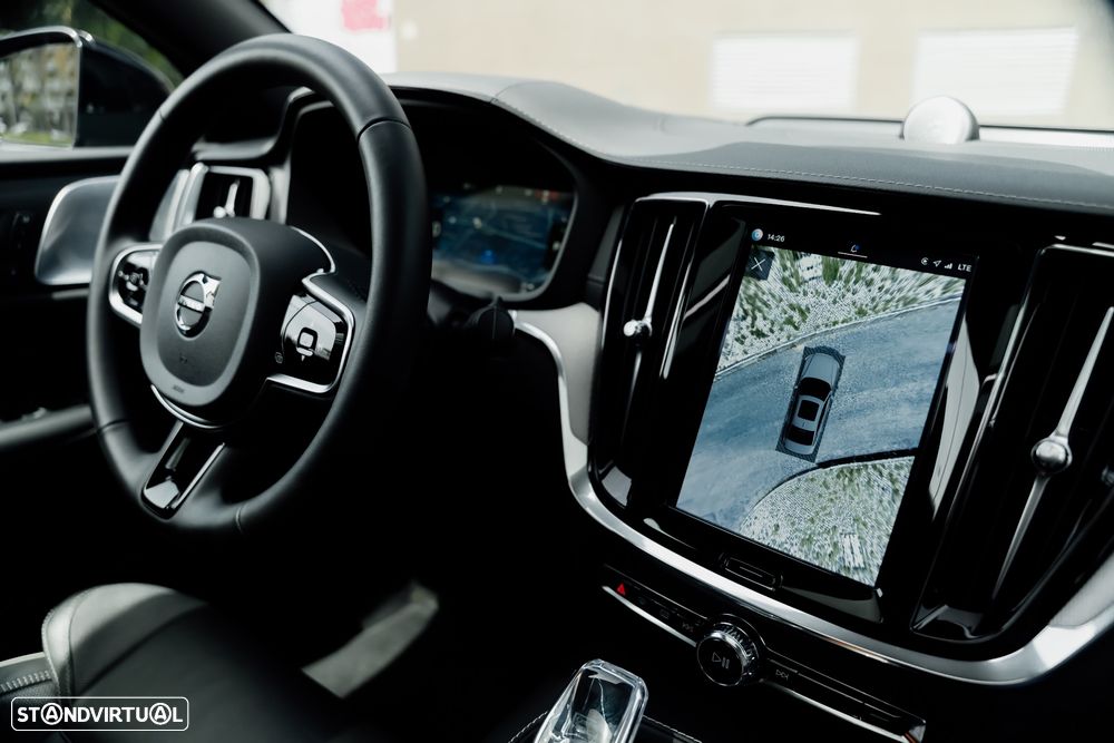 Volvo S60 T8 Recharge AWD Polestar Engineered - 16