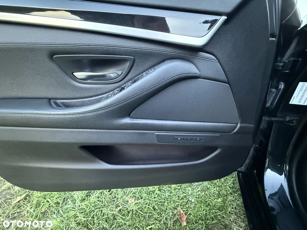 BMW Seria 5 530d xDrive Sport-Aut Luxury Line - 17