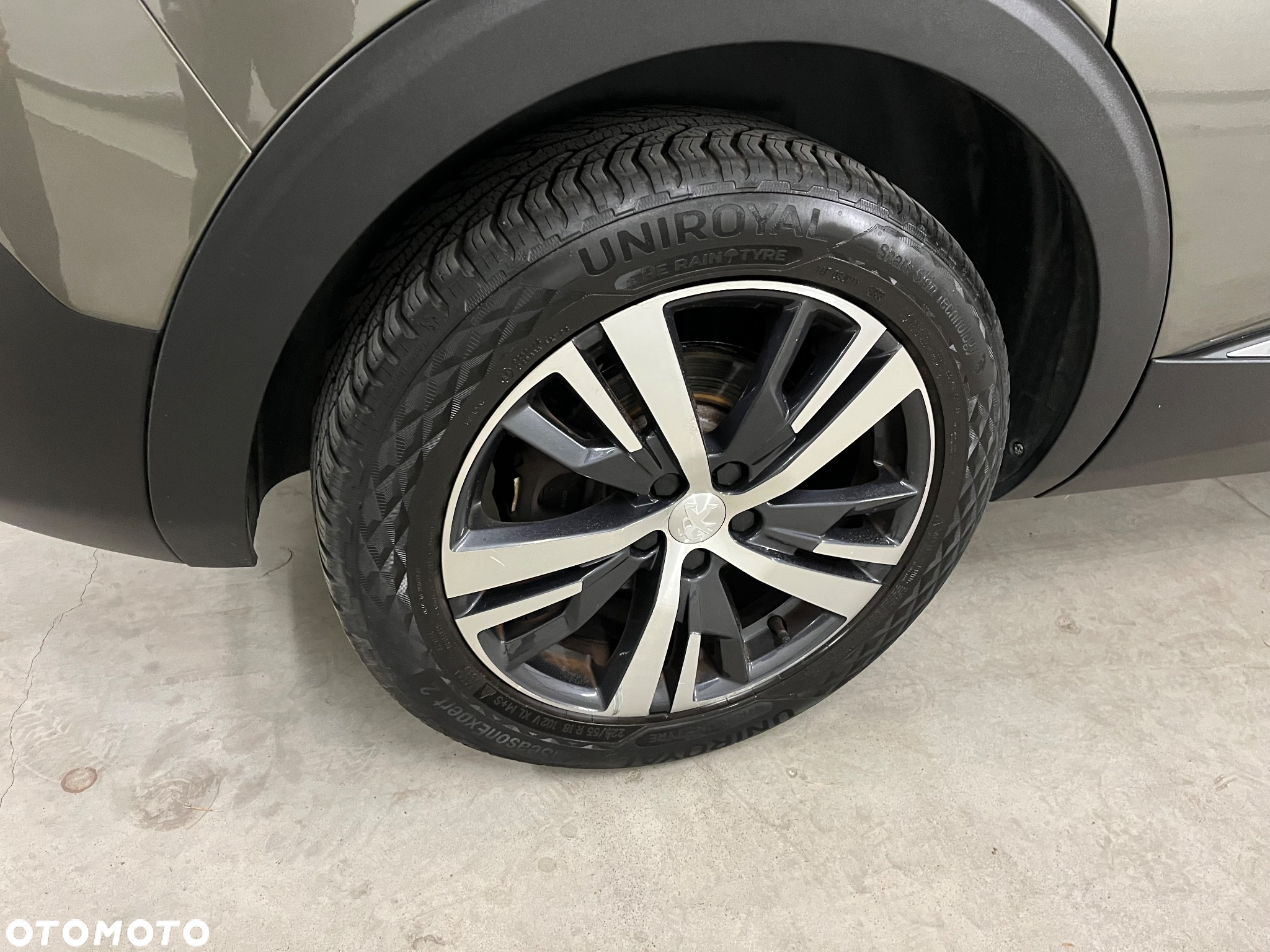Peugeot 5008 PureTech 130 EAT8 Stop & Start Allure Business-Paket - 29