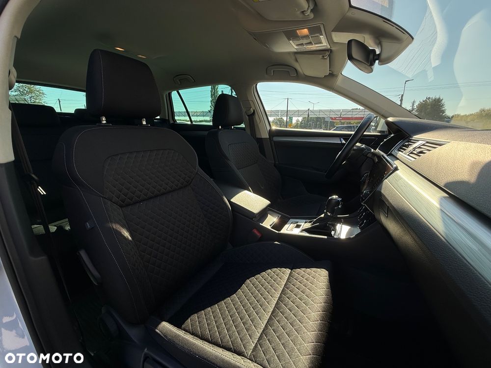 Skoda Superb 2.0 TDI SCR Ambition DSG - 31