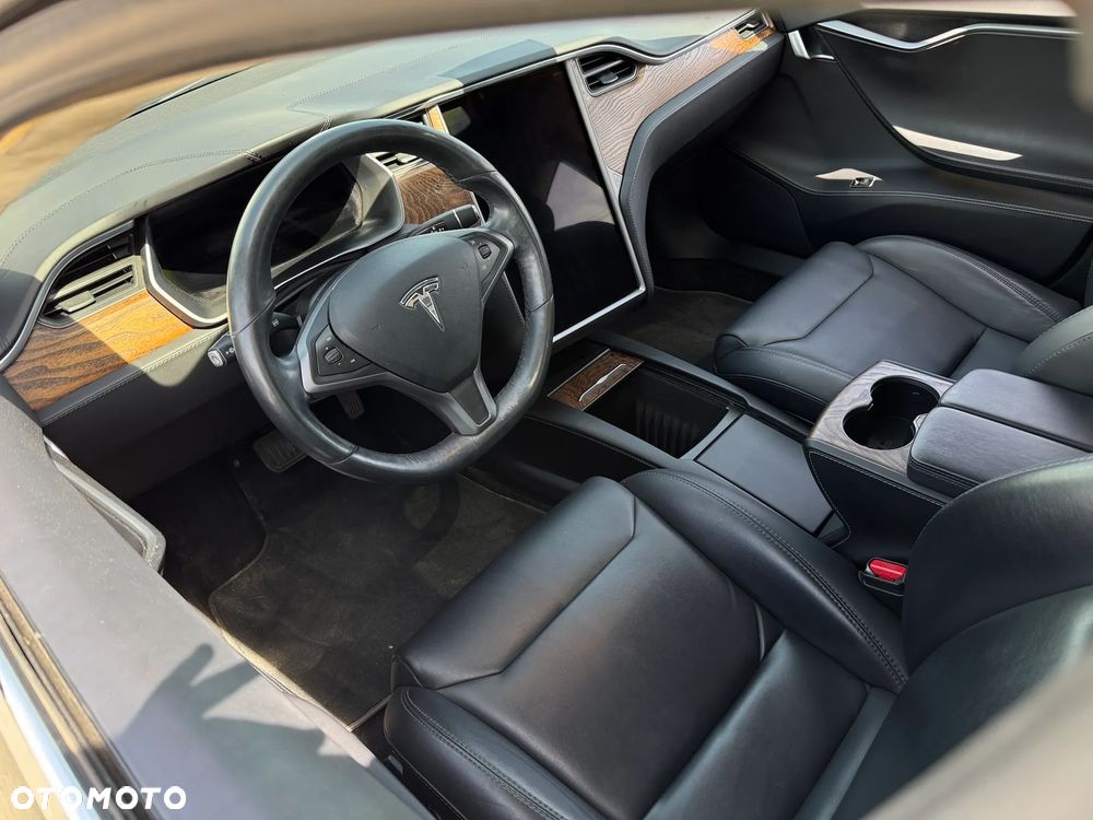 Tesla Model S - 5