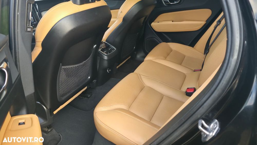 Volvo XC 60 D5 AWD Inscription - 12