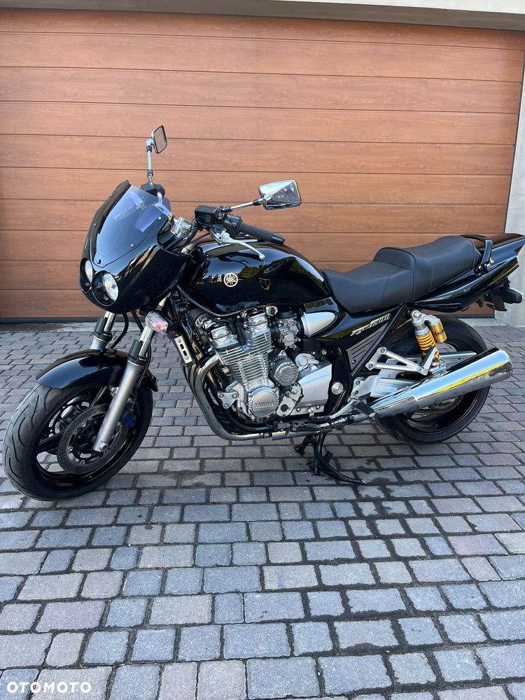 Yamaha XJR - 2