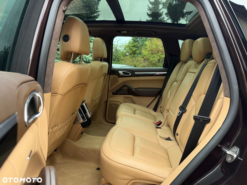 Porsche Cayenne Platinum Edition - 13