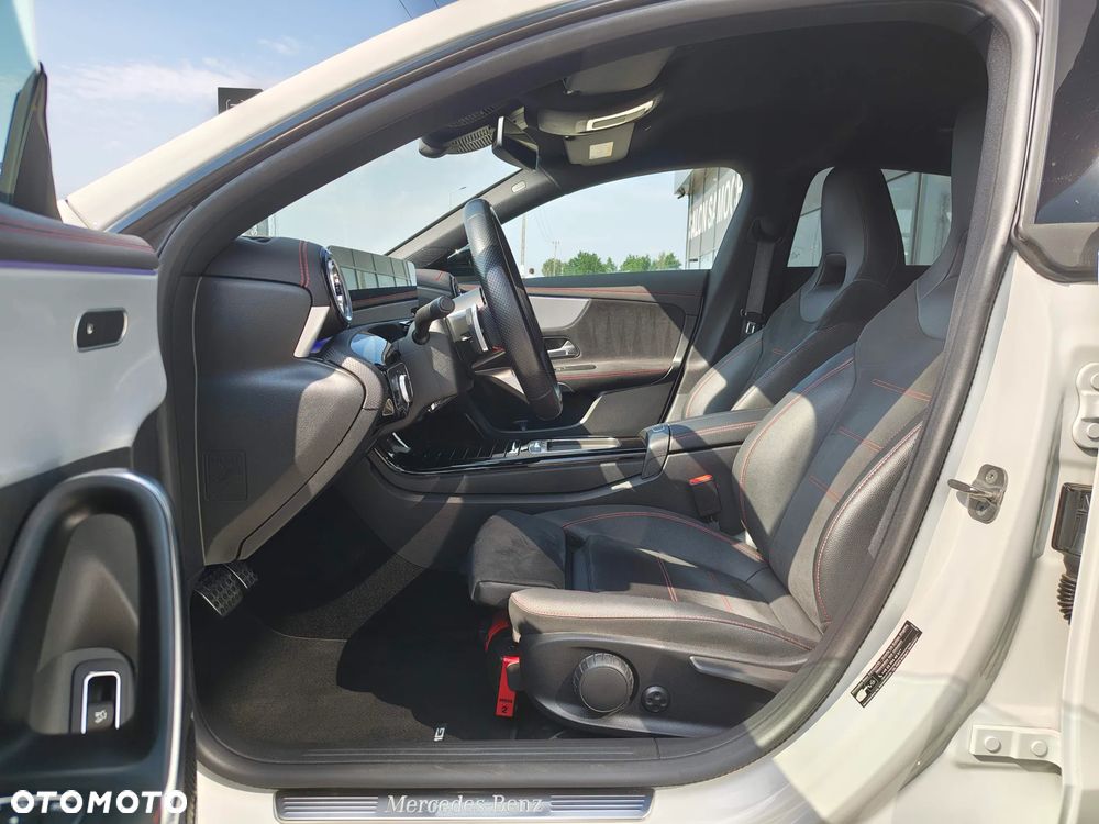 Mercedes-Benz CLA 200 mHEV AMG Line 7G-DCT - 3