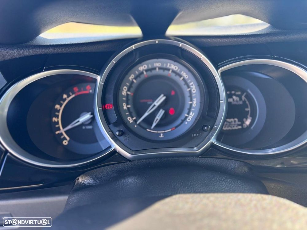 Citroën DS3 1.6 e-HDi So Chic - 17