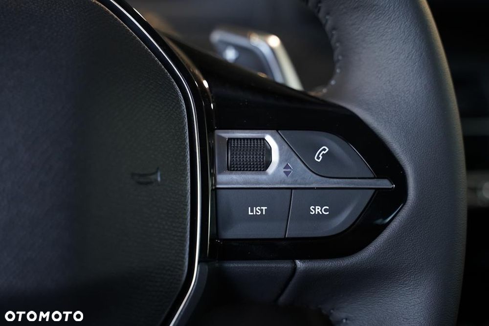 Peugeot 208 1.2 mHEV Allure - 19