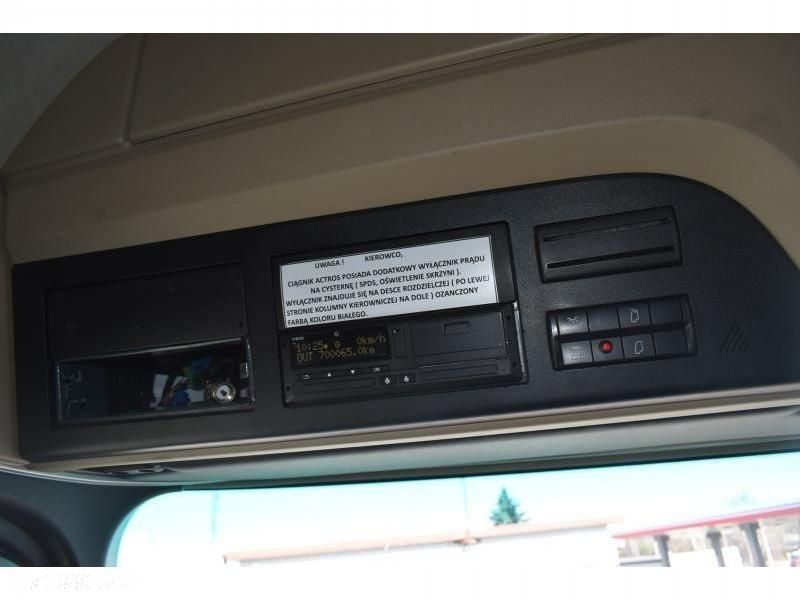 Mercedes-Benz Actros - 33