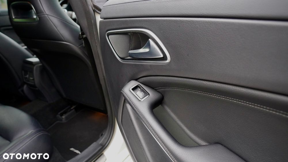 Mercedes-Benz CLA ver-45-amg-4--matic - 19