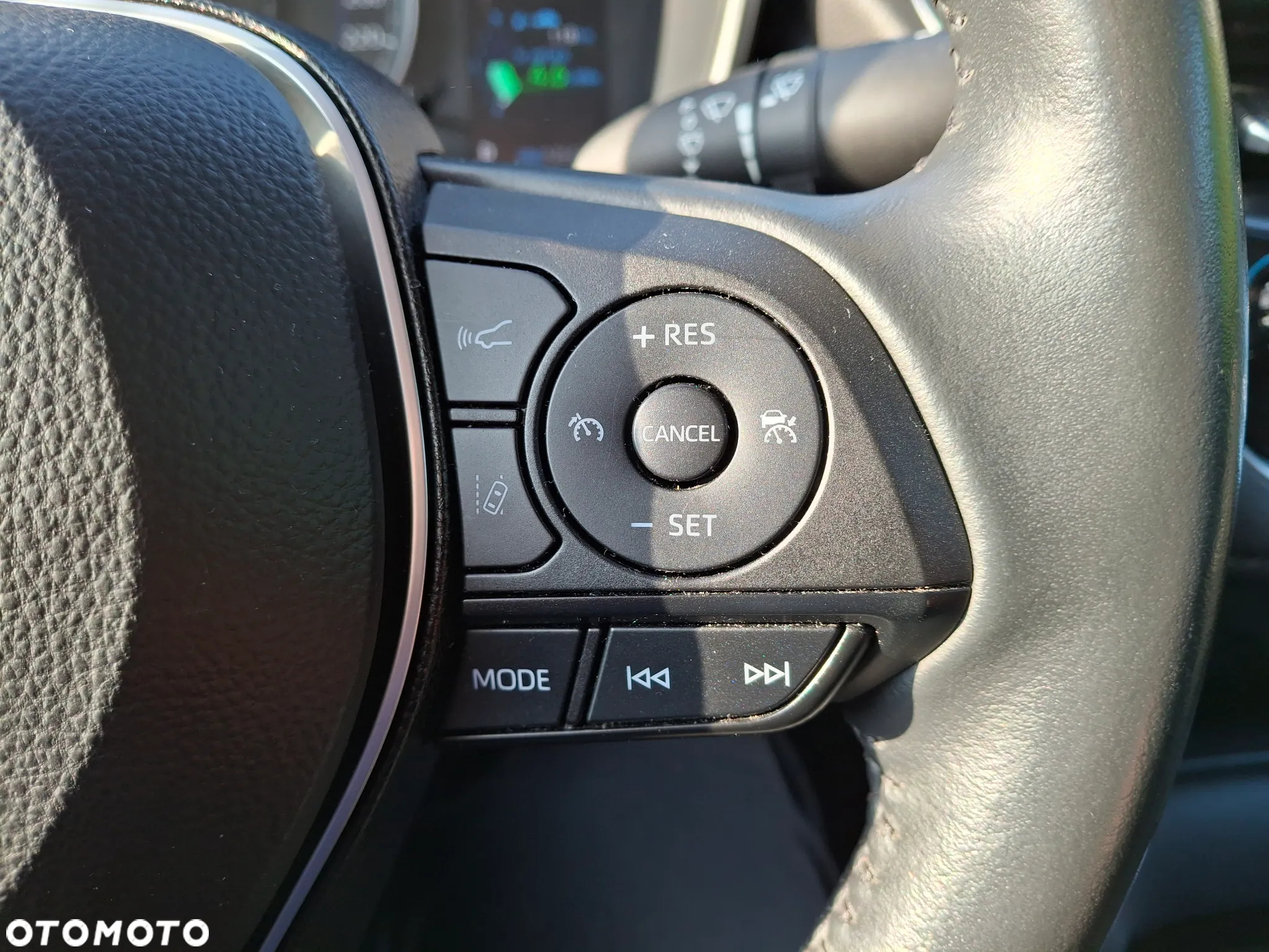 Toyota Corolla 1.8 Hybrid Comfort - 24